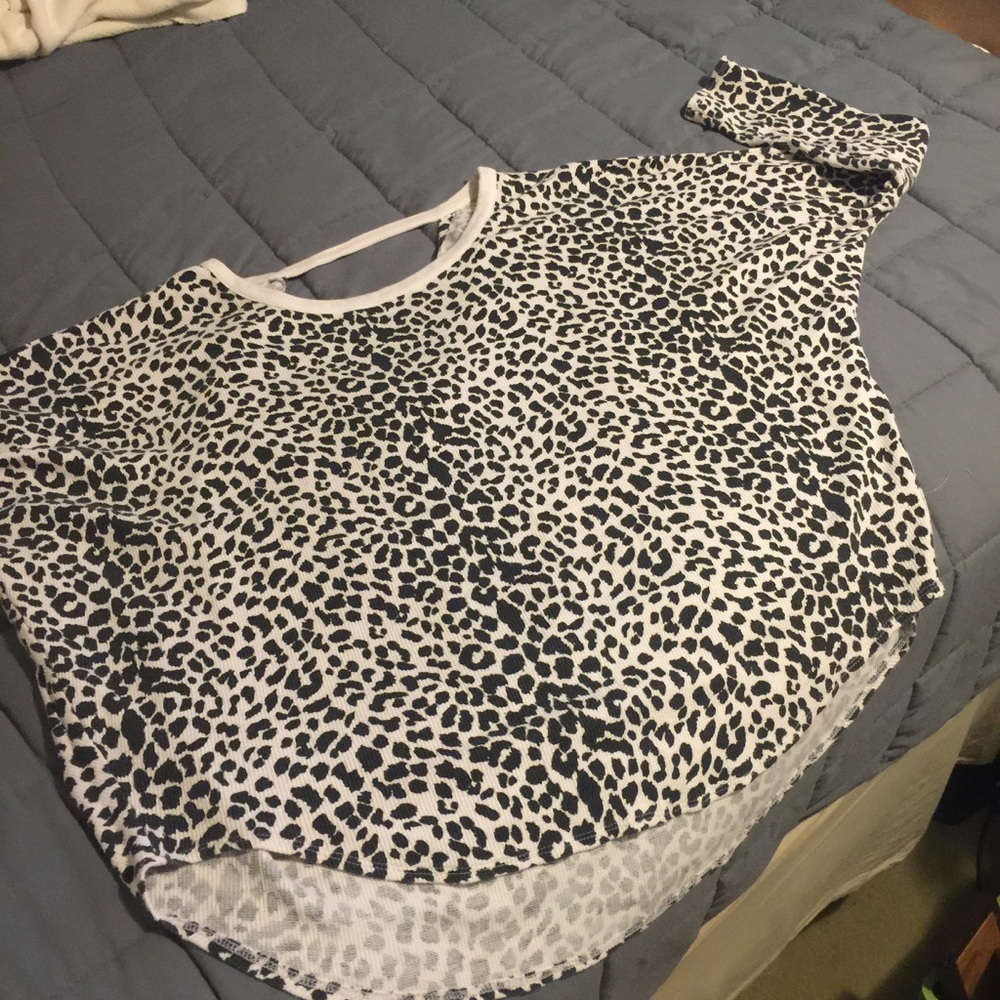 XL Leopard print long sleeve shirt